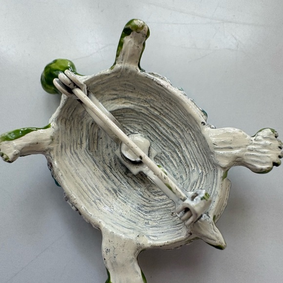 1  3/4” Turtle Tortoise Brooch Midcentury Modern Vintage - Picture 7 of 11